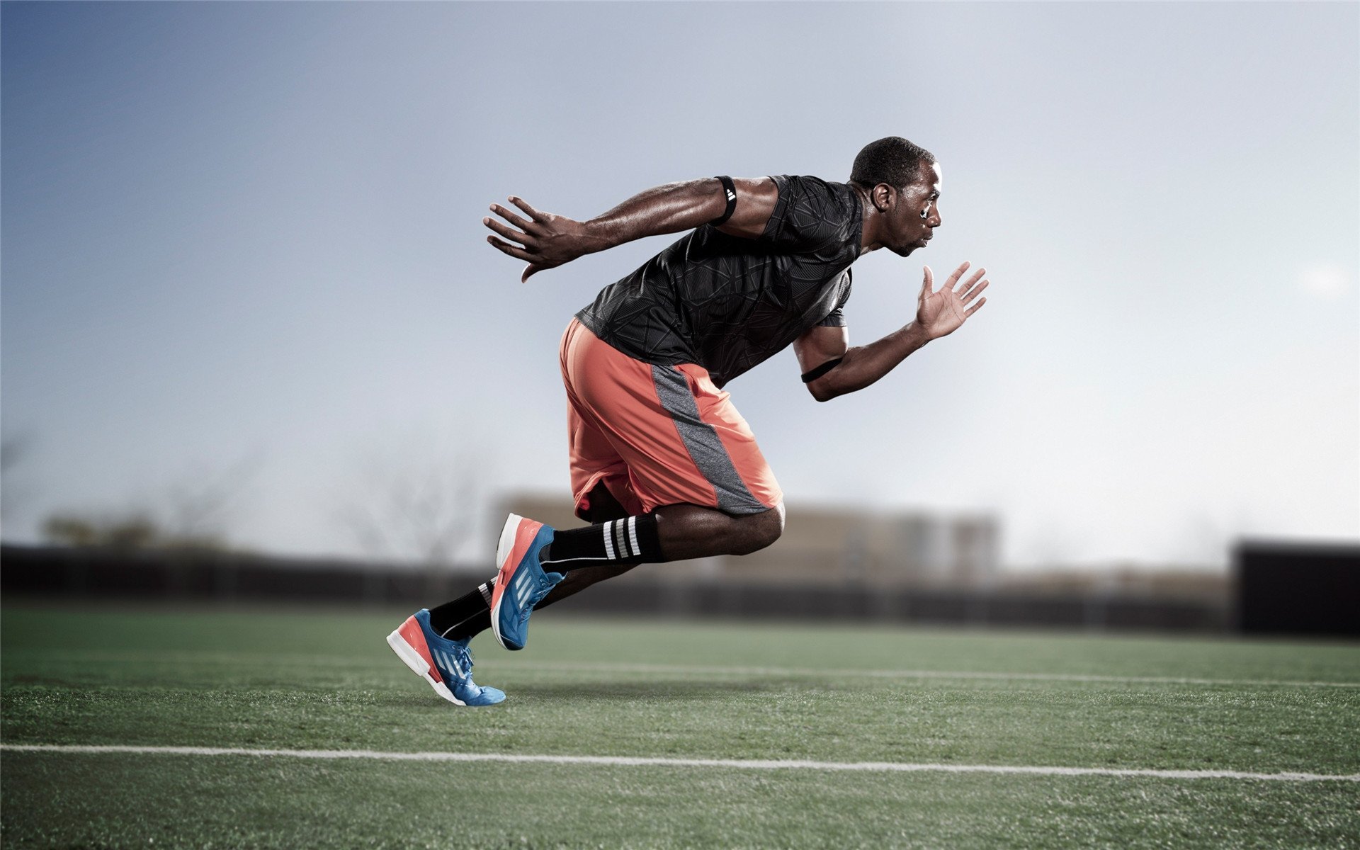 日本NHK特别报道:伊朗球员雪地控球如舞者,伊朗大雪